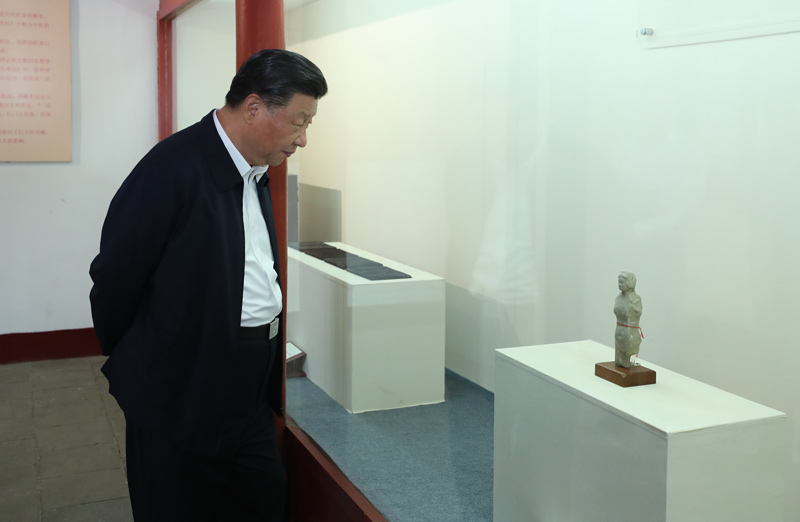 2021年5月12日，習(xí)近平總書(shū)記在南陽(yáng)市考察東漢醫(yī)學(xué)家張仲景的墓祠紀(jì)念地醫(yī)圣祠。 